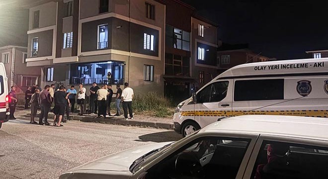 Boşandığı eşi ile yanındakini pompalı tüfekle öldürdü