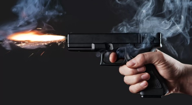 Boşanma aşamasındaki eşini tabancayla ağır yaraladı