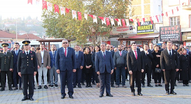 Bucak'ta Atatürk törenle anıldı
