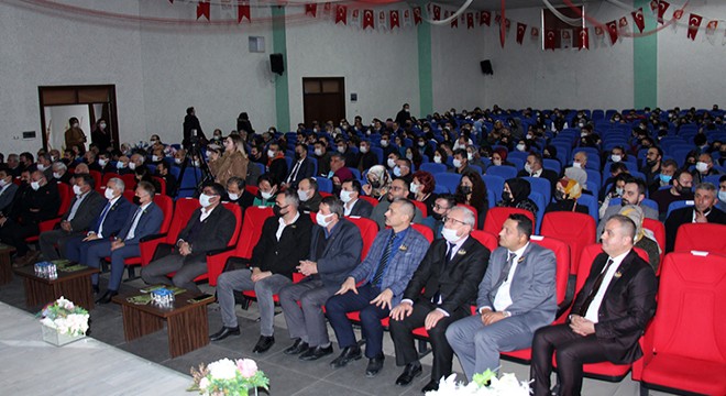 Bucak'ta 'Gelecek Gençlikte' adlı projenin tanıtımı yapıldı