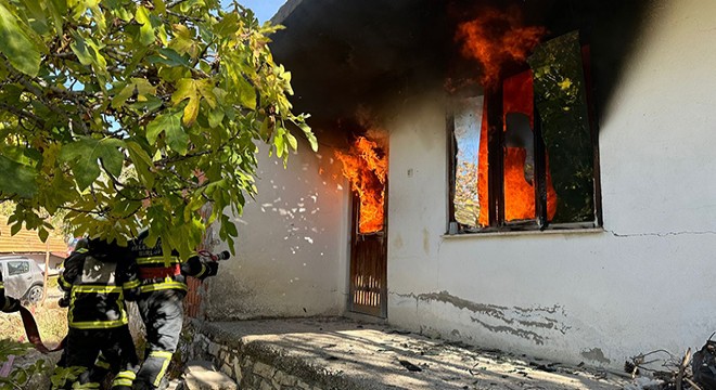 Bucak'ta ev yangını