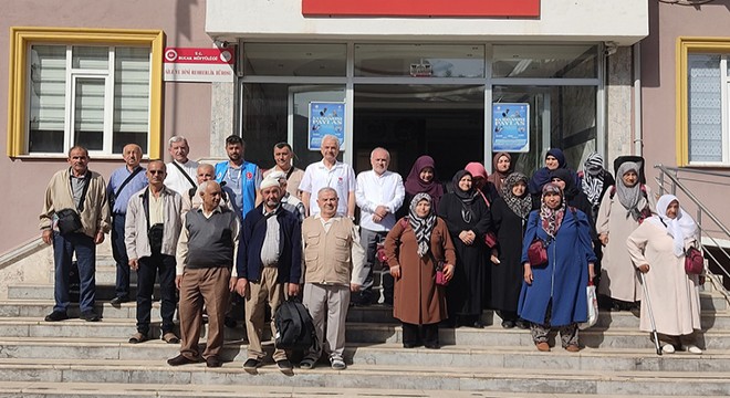 Bucak'ta hacı adayları uğurlandı