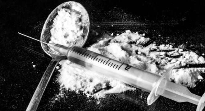 Bucak'ta jandarma iki operasyonda 13 gram eroin ele geçirdi