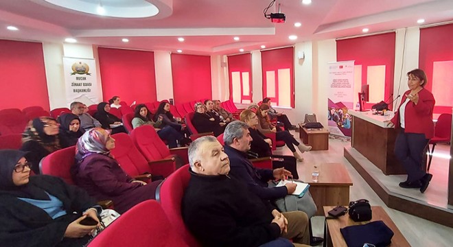 Bucak'ta kadın çiftçilere eğitim