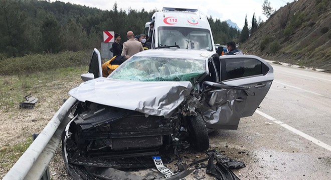 Bucak'ta kaza: 3 yaralı