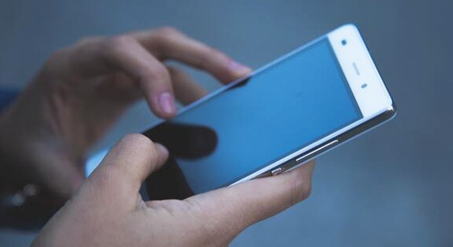 Bucak'ta polis 24 kaçak telefon ele geçirdi