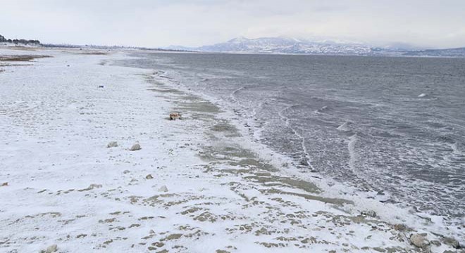 Burdur Gölü'ndeki çekilmeye, 'kar' umudu