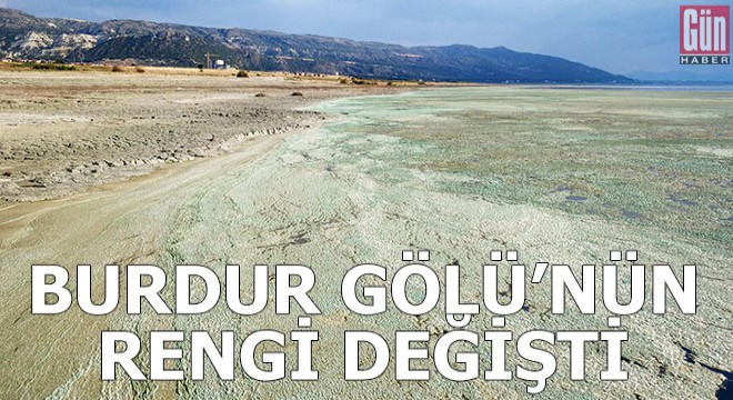 Burdur Gölü'nün alg patlamasıyla rengi değişti