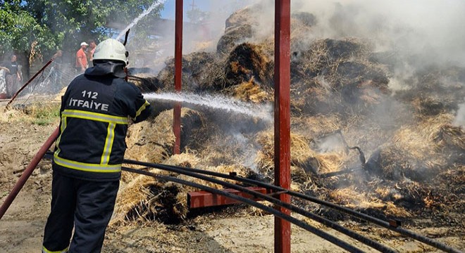 Burdur'da 250 balya saman yandı