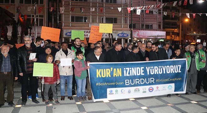 Burdur'da İsveç'te Kur'an-ı Kerim yakılmasına tepki