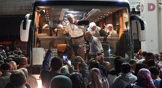 Burdur'da hacı adayları uğurlandı