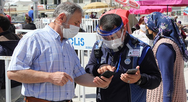Burdur'da, halk pazarında 'tam kapanma' yoğunluğu