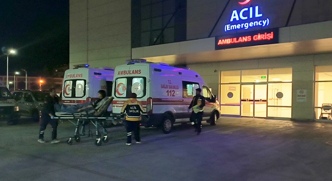 Burdur'da kaza: 2'si asker 5 yaralı