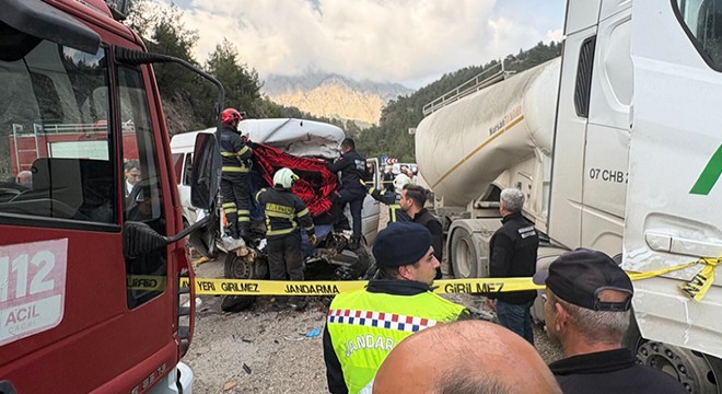 Burdur'da kazada ölen 7 kişinin cenazeleri alındı