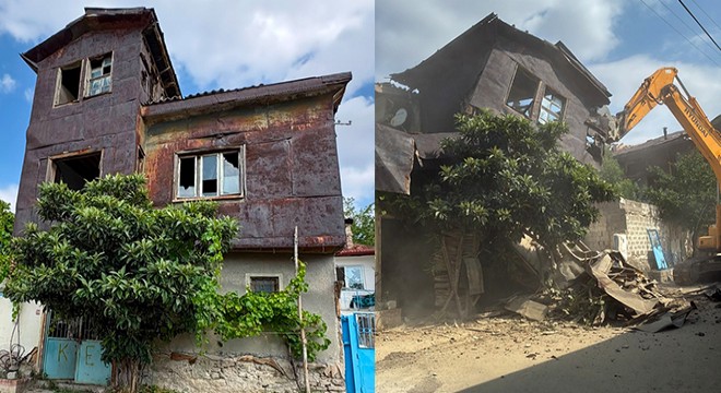 Burdur'da riskli yapı yıkıldı