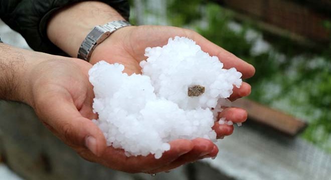 Burdur'da sağanak ve dolu etkili oldu