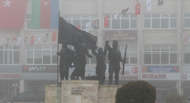 Burdur'da sis etkili oldu