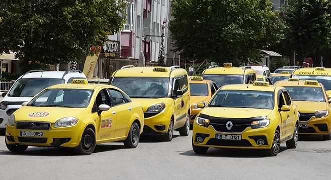 Burdur'da taksicilerden konvoylu eylem