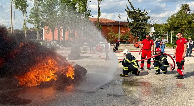 Burdur'da temel itfaiyecilik ve arama kurtarma eğitimi