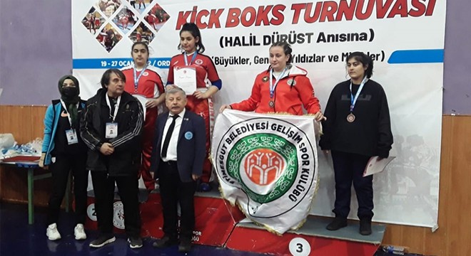 Burdurlu kick boksçulardan dört madalya