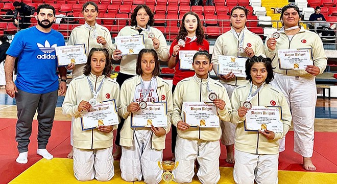 Burdurlu sporcular Türkiye üçüncüsü