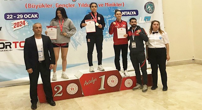 Burdurlu sporculardan 3 madalya
