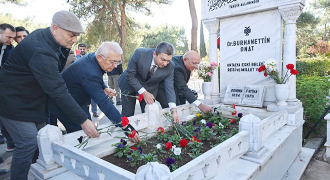 Burhanettin Onat mezarı başında anıldı