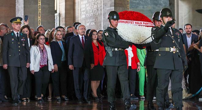 CHP'den Anıtkabir ziyareti