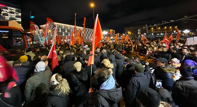 CHP milletvekillerinden İmamoğlu'na destek yürüyüşü
