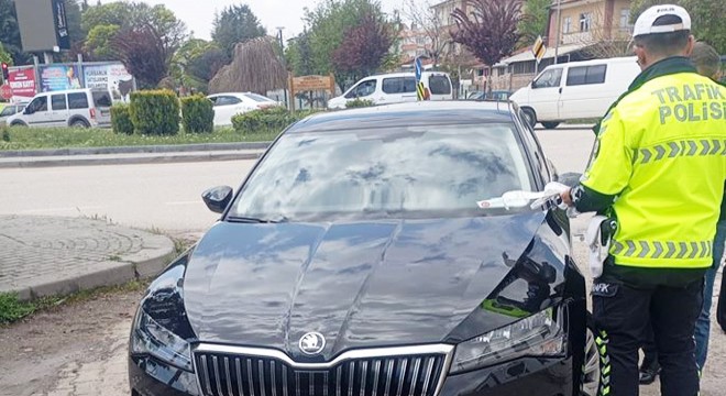 Çakarlı araçla aşırı hız yapan sürücüye ceza