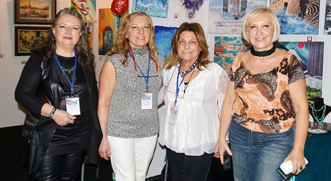 Cam Piramit'te sanat fuarı