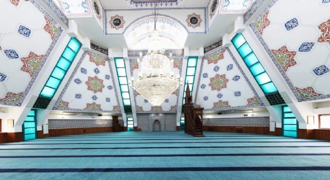 Camilerde Manevi Huzuru Tamamlayan Estetik Dokunuşu Metav Halı Yapıyor