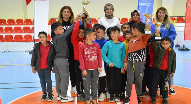 Çeltikçi'de 23 Nisan etkinliği