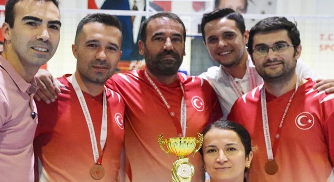 Çeltikçi'de Voleybol Halk Turnuvası düzenlendi