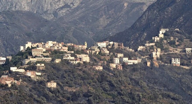 Cezayir'de toprak kayması: 4 ölü