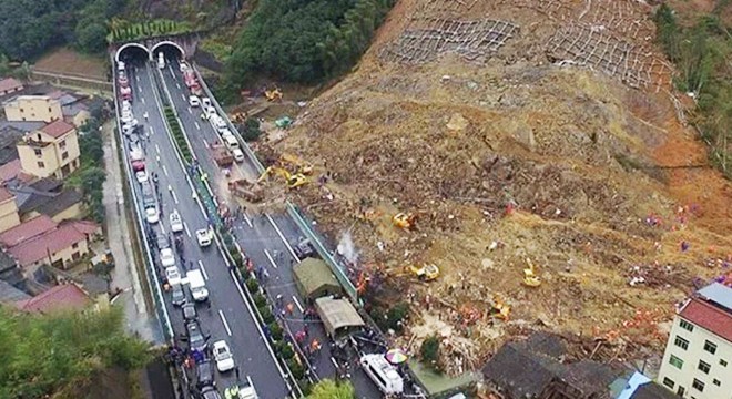 Çin'in Yünnan eyaletinde heyelan: 47 kişi mahsur kaldı