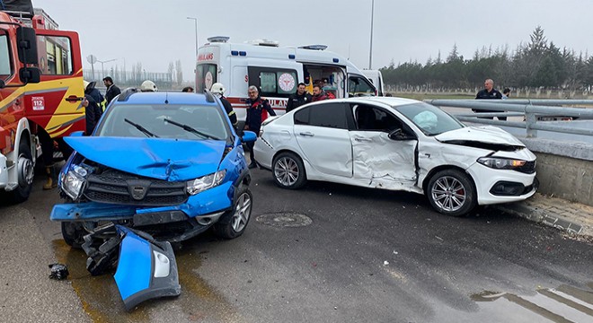 Cip ile otomobil çarpıştı: 4 yaralı