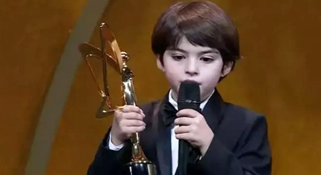 Çocuk oyuncu ödül alırken Narin'i andı