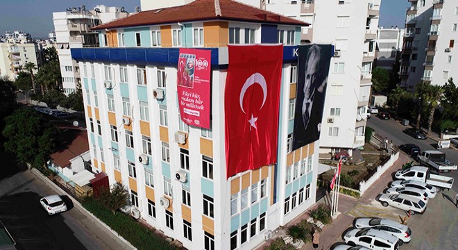 Cumhuriyet'in kazanımları Antalya'da binaları donattı