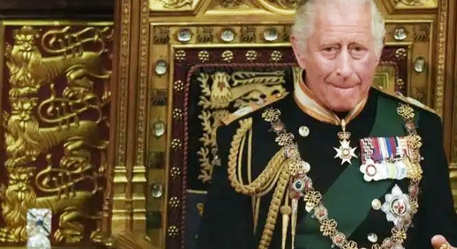Dalga konusu oldu... Charles'tan 
