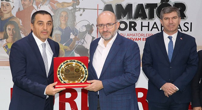 Dereceye giren sporcular ödüllendirildi
