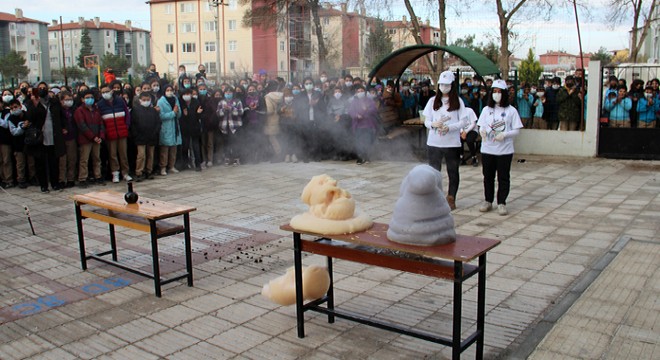 Dinar'da bilim fuarı düzenlendi
