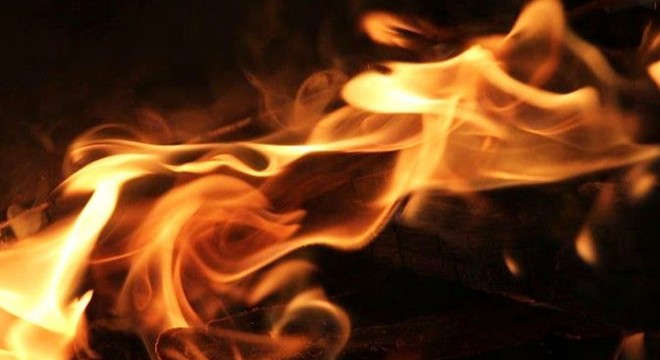 Dinar'da ev yangını