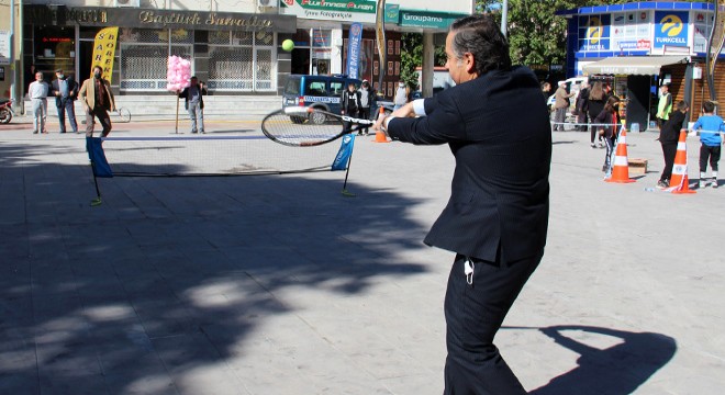 Dinar'da spor şöleni