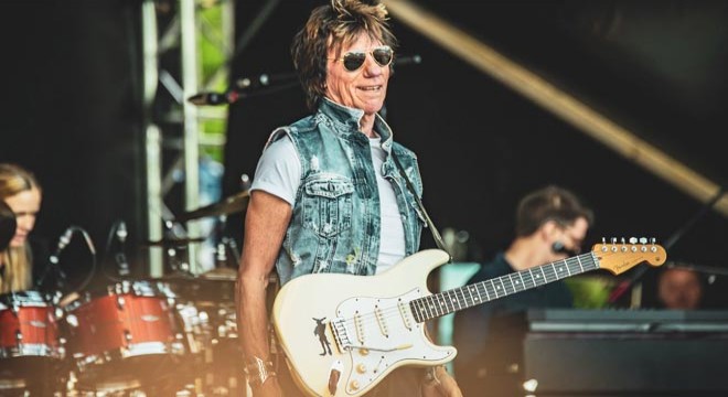 Dünyaca ünlü gitarist hayatını kaybetti