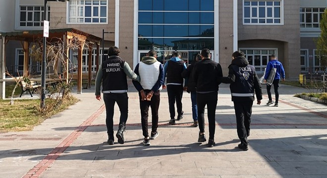 Durdurulan araçtan uyuşturucu çıktı