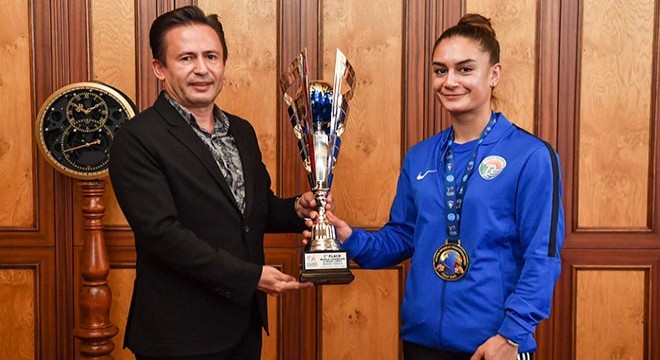 Duygu Turan, Kick Boksta dünya şampiyonu oldu