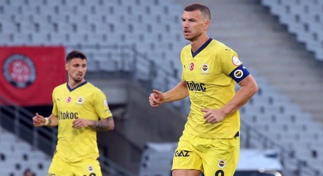 Edin Dzeko'dan taraftara çağrı