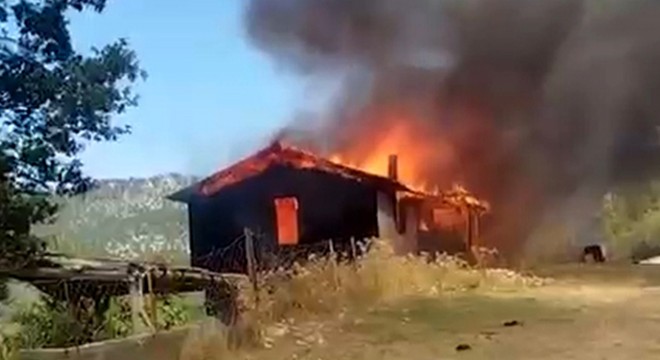 Eğirdir'de ev yangını