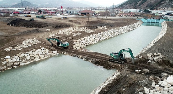 Eğirdir'de kanal temizliği